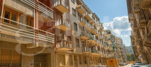 2 bedrooms Apartment in Turin, Italy No. 261408 6