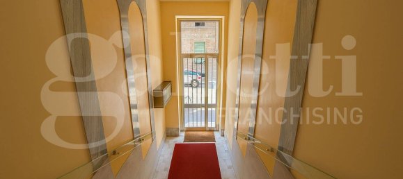 2 bedrooms Apartment in Turin, Italy No. 261408 10
