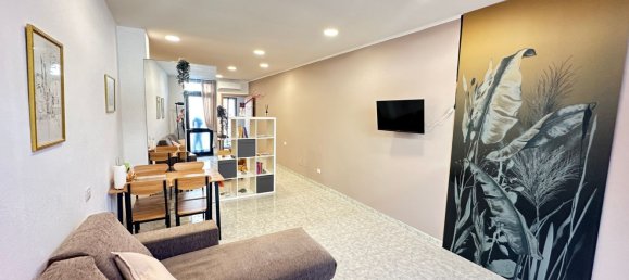 Studio in Cagliari, Italy, Nr. 284392 2