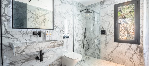 6 غرف نوم فيلا في Nueva Andalucia, Spain رقم 4658 30