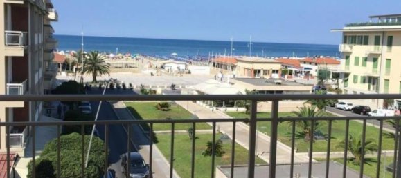 2 bedrooms Apartment in Camaiore, Italy No. 92064 3