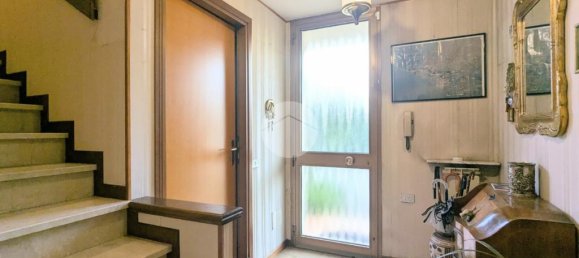 3 bedrooms Villa in Treviso, Italy No. 52322 4