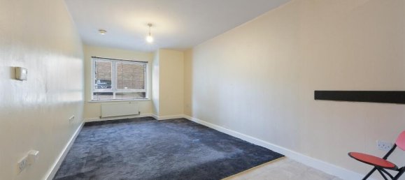2 bedrooms Apartment in Epsom, United Kingdom No. 9715 3