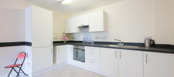 2 bedrooms Apartment in Epsom, United Kingdom No. 9715 4