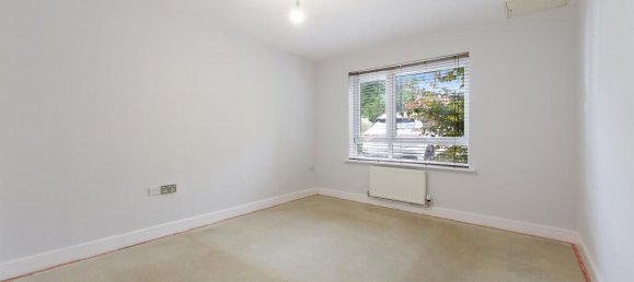2 bedrooms Apartment in Epsom, United Kingdom No. 9715 7