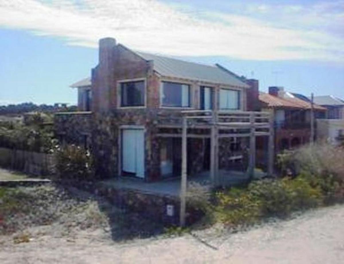 5 bedrooms House in Maldonado, Uruguay No. 10230