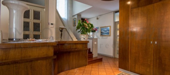 4 bedrooms Villa in Padua, Italy No. 150242 3