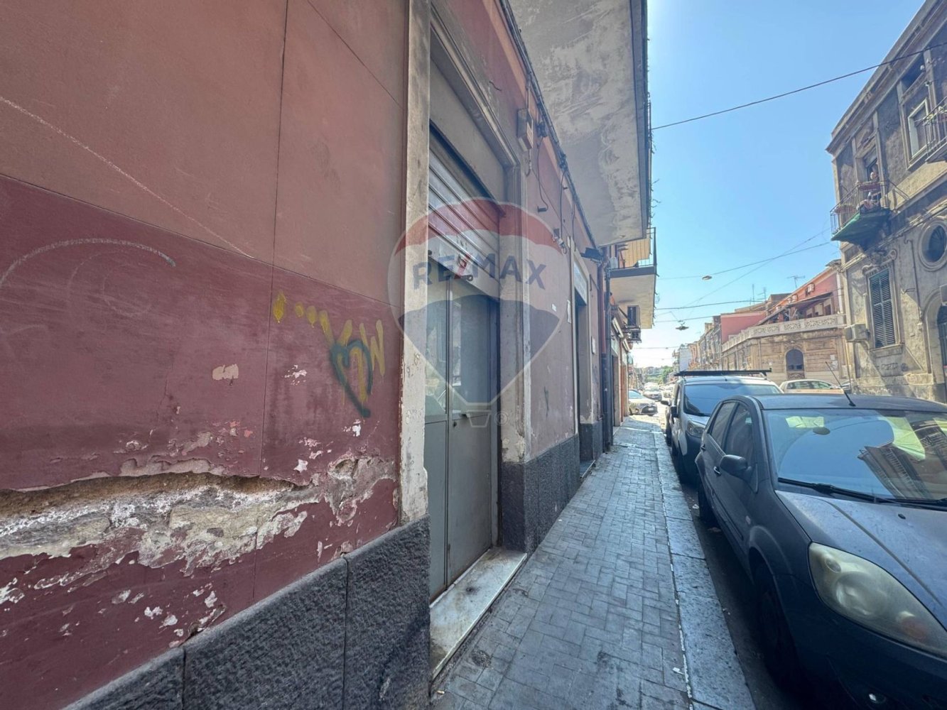 2 rooms Commercial property in Catania, Italy No. 295055