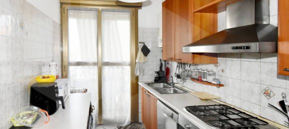 3-salle Appartement à Legnano, Italy No. 23688 12