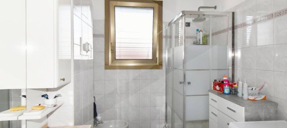 3-salle Appartement à Legnano, Italy No. 23688 18