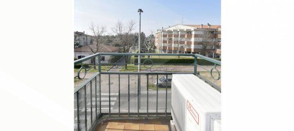 3-salle Appartement à Legnano, Italy No. 23688 10