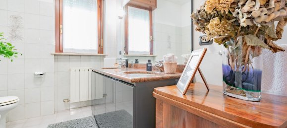 4 chambres Appartement à Legnano, Italy No. 370151 20