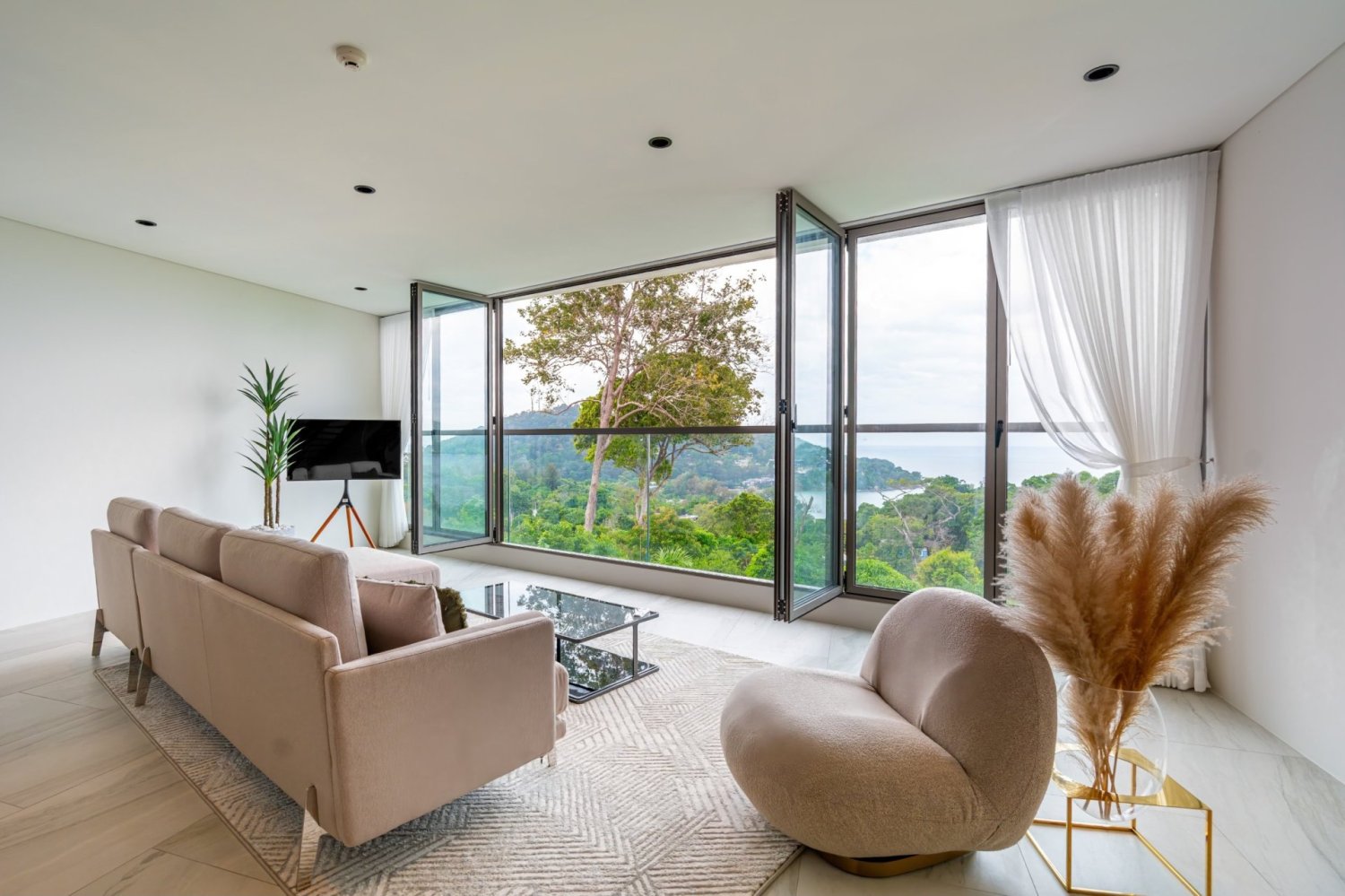 3 bedrooms Condominium for sale in Patong, Phuket, Southern Thailand, Thailand № 146392
