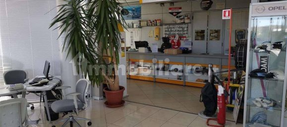 5-salle Propriété commerciale à Nuoro, Italy No. 118708 8