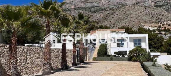Villa de 5 dormitorios en Altea, Spain No. 80926 8