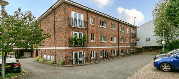 2 bedrooms Apartment in Redhill, United Kingdom No. 12318 13