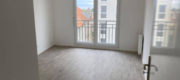 Квартира с 3 спальнями в Рони-су-Буа, Франция № 328049 5