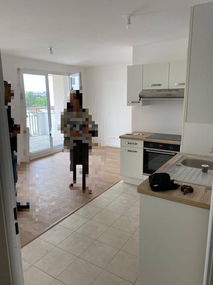 Квартира с 3 спальнями в Рони-су-Буа, Франция № 328049