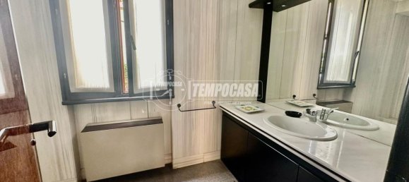 Apartamento de 6 habitaciónes en Bareggio, Italy No. 154560 9