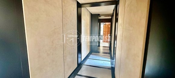 Apartamento de 6 habitaciónes en Bareggio, Italy No. 154560 6