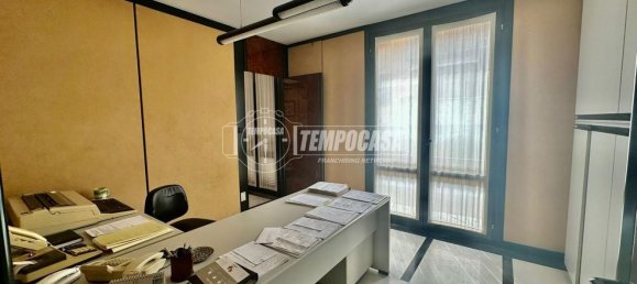 Apartamento de 6 habitaciónes en Bareggio, Italy No. 154560 3