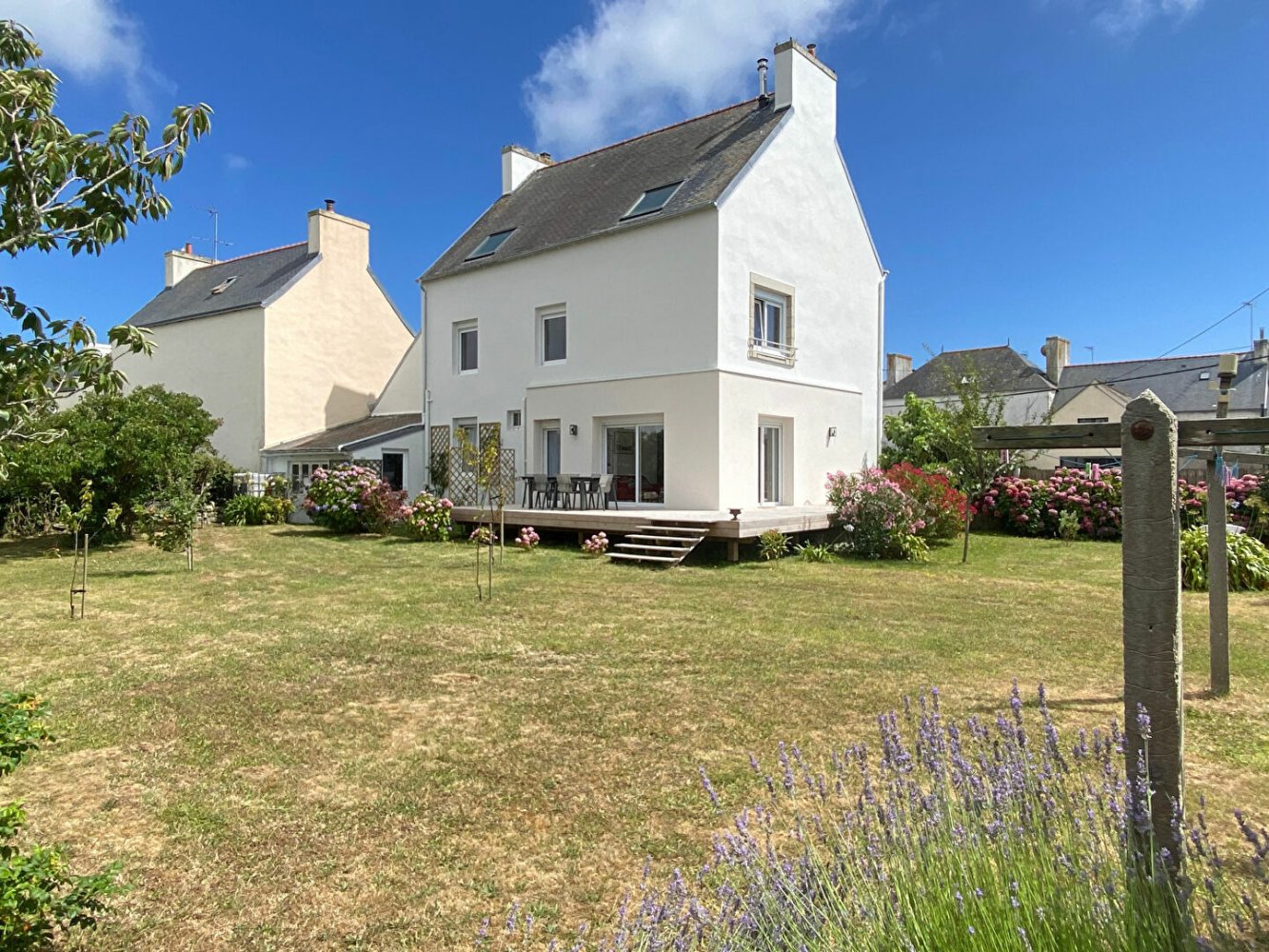 Casa de 5 dormitorios en Plobannalec-Lesconil, France No. 306145