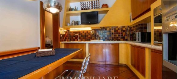 6 rooms Apartment in Florence, Italy No. 40275 17