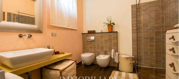 6 rooms Apartment in Florence, Italy No. 40275 26