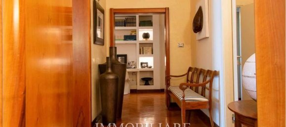 6 rooms Apartment in Florence, Italy No. 40275 10