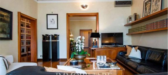 6 rooms Apartment in Florence, Italy No. 40275 32