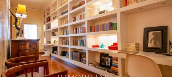 6 rooms Apartment in Florence, Italy No. 40275 12