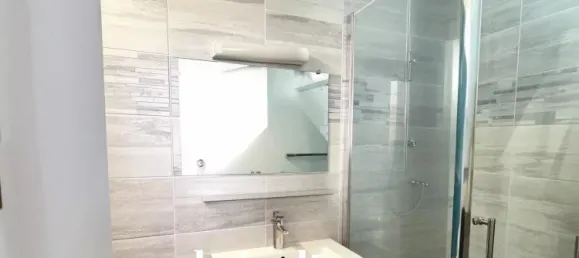 Apartamento de 1 dormitorio en Marseille, France No. 327867 2