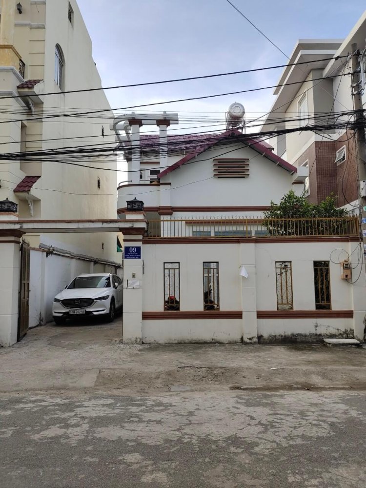 162m² Villa in District 7, Vietnam No. 7593