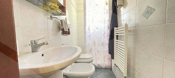 2 rooms Apartment in Bari, Italy No. 29851 4