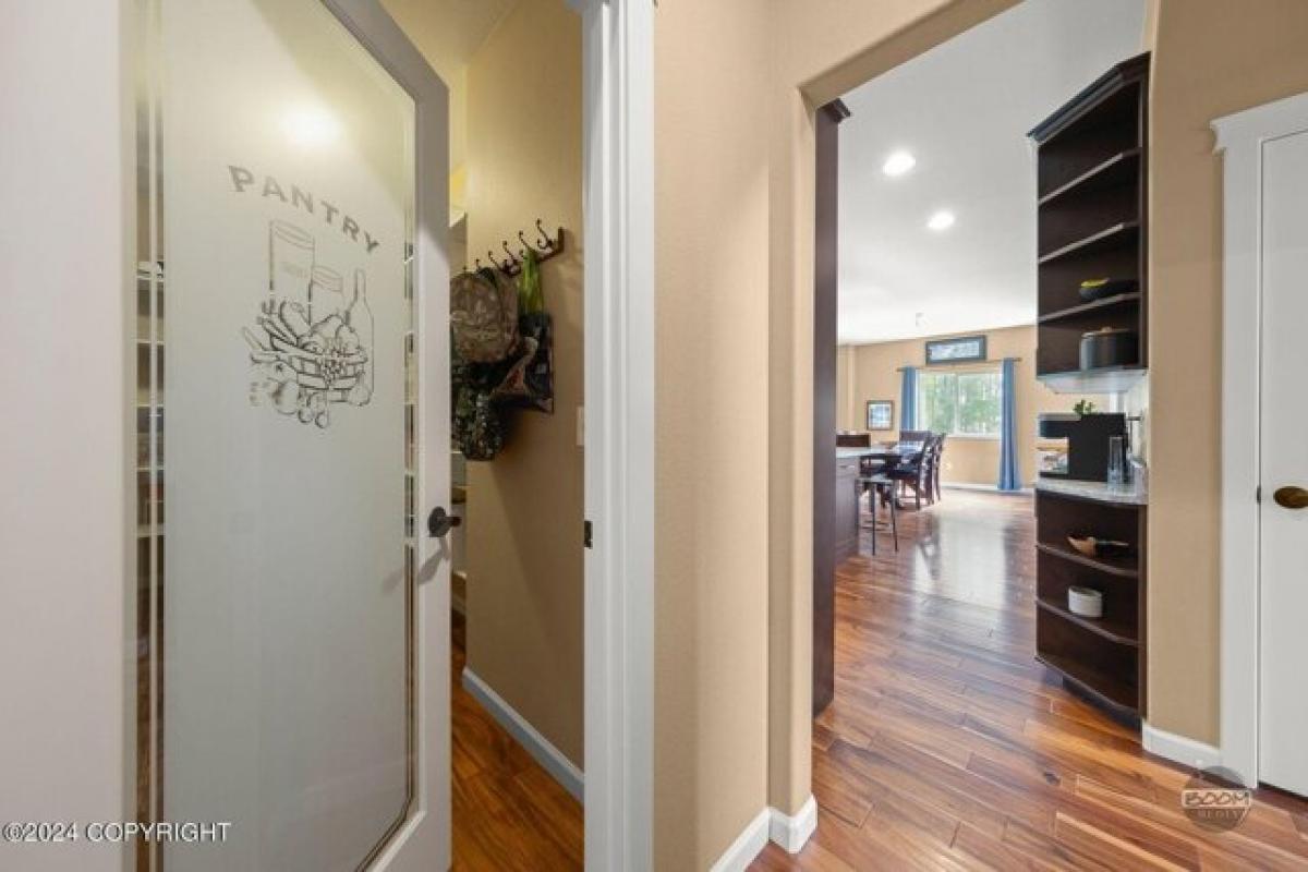 5 bedrooms House in Wasilla, USA No. 384225