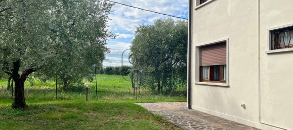3 Schlafzimmer Villa in Lazise, Italy, Nr. 404318 3