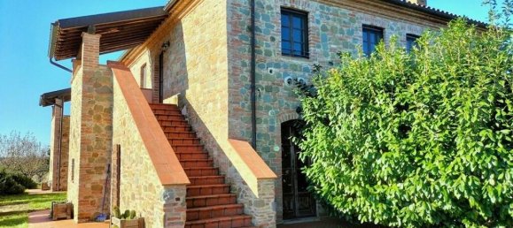 10 bedrooms Land in Castiglione del Lago, Italy No. 172211 12