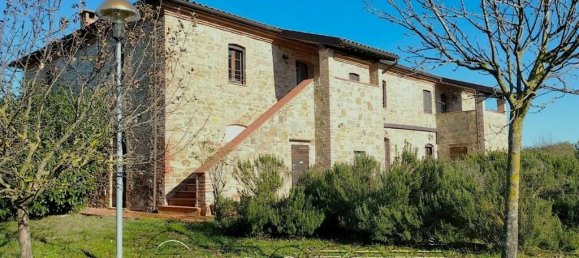 10 bedrooms Land in Castiglione del Lago, Italy No. 172211 10