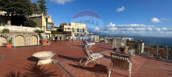 6 bedrooms Apartment in Naples, Italy No. 381352 5