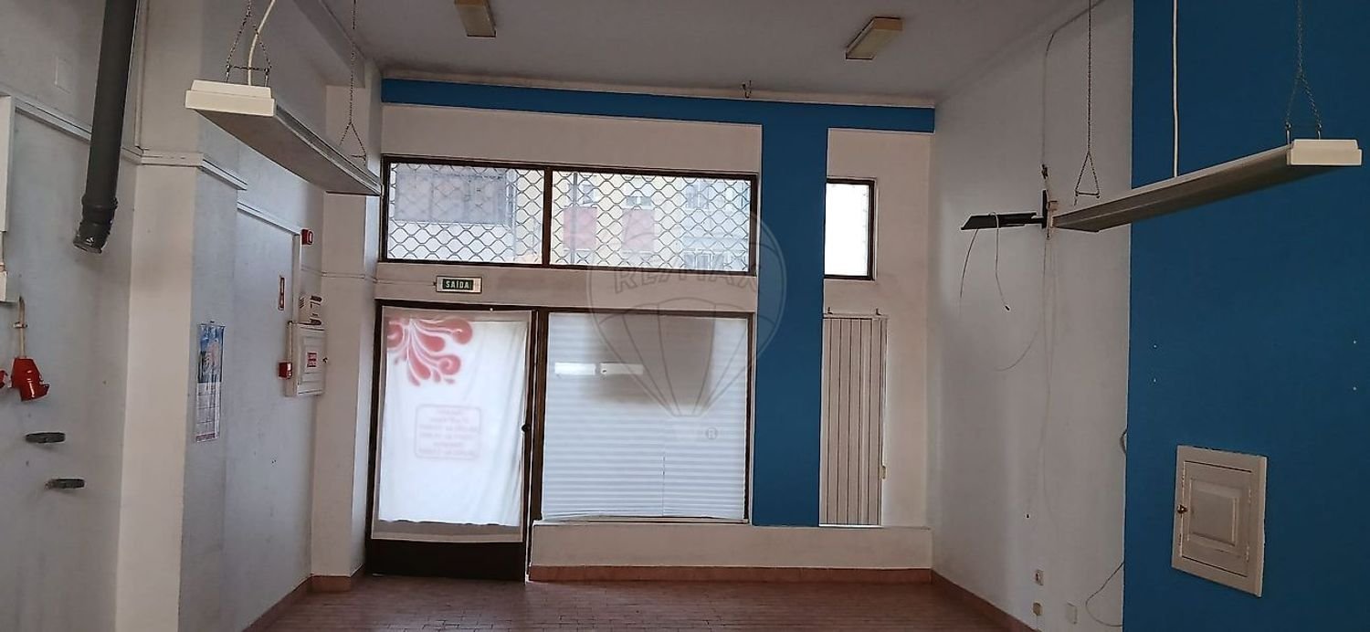 55m² Commercial property in Loures, Portugal No. 67215