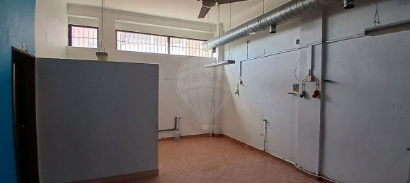 55m² Commercial property in Loures, Portugal No. 67215 7