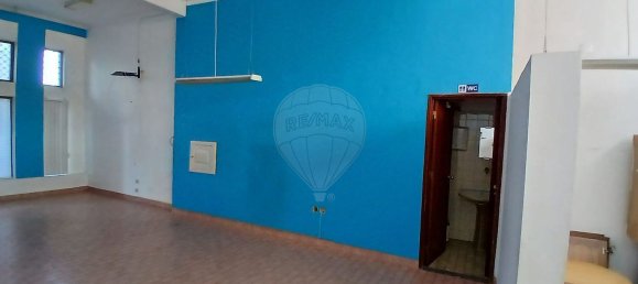 55m² Commercial property in Loures, Portugal No. 67215 10