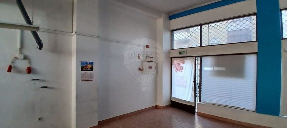 55m² Commercial property in Loures, Portugal No. 67215 4
