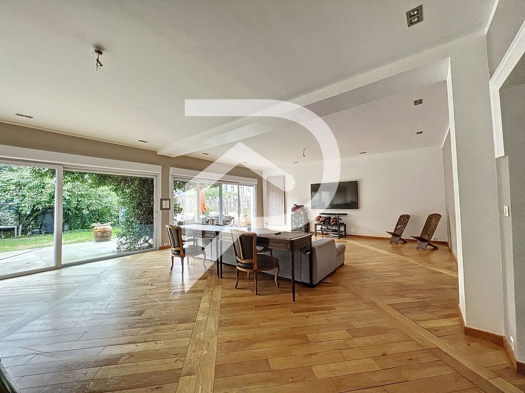 5 Schlafzimmer Haus in Saint-Maur-des-Fosses, France, Nr. 180770