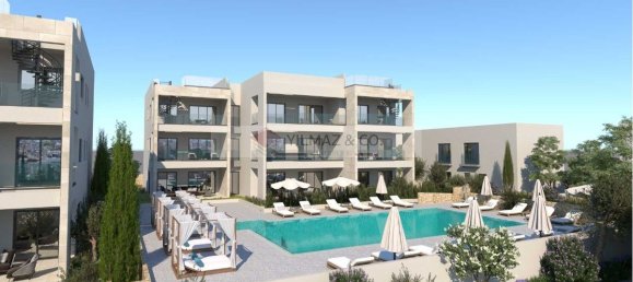 Квартира с 2 комнатами в Паралимни, Кипр № 23772 3