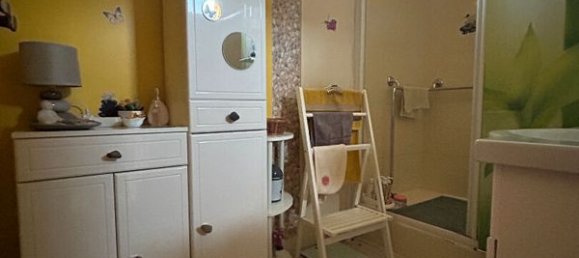 2 bedrooms Apartment in Saint-Jean-de-la-Ruelle, France No. 81194 7