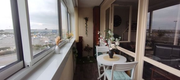 2 bedrooms Apartment in Saint-Jean-de-la-Ruelle, France No. 81194 8