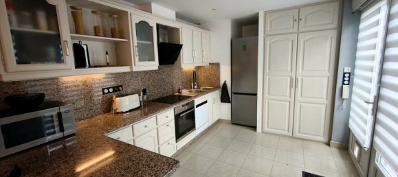 Дом с 4 спальнями в Ле Перрэ-ан-Ивелин, Франция № 347066 4