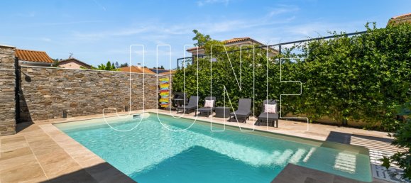 Villa de 5 dormitorios en Mions, France No. 346435 2