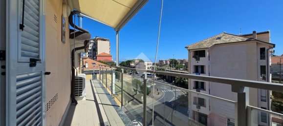 2 Schlafzimmer Wohnung in Albenga, Italy, Nr. 380188 4